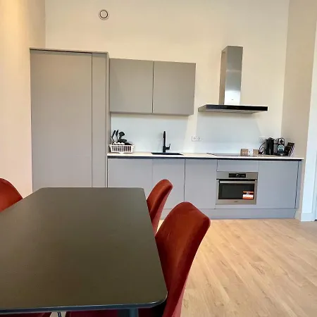 Detailed 1 Bedroom Serviced 63m2 -mnl D- Appartement *